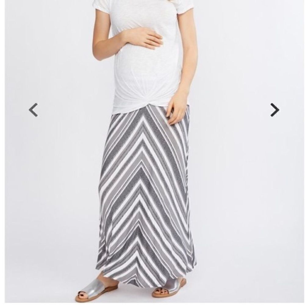 ✨Motherhood Maternity Gray & White Maxi Skirt